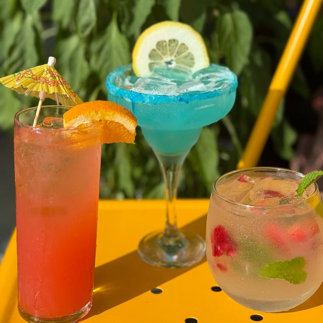(Lunch) Crystal Berry Fizz Mocktail.